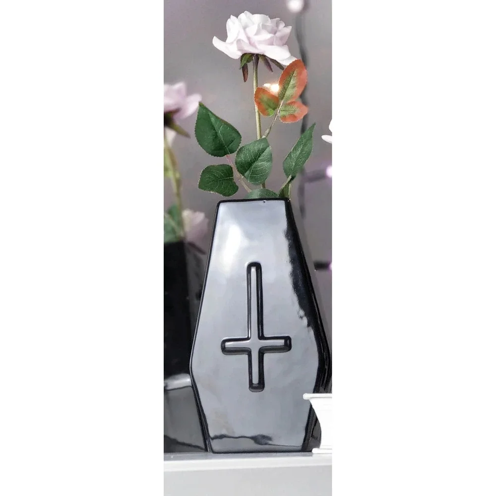 Killstar Gothic Coffin Vase 8